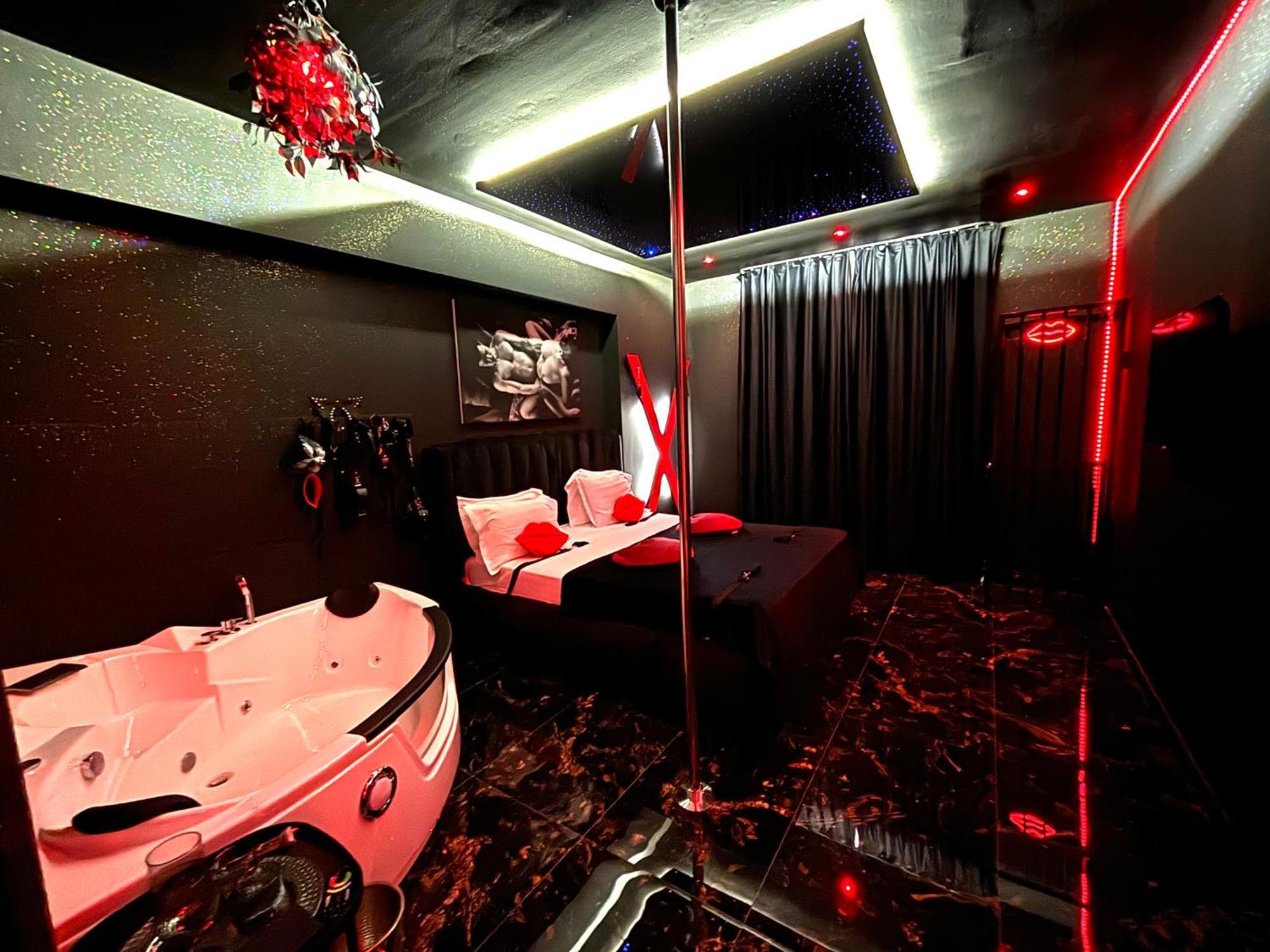 Romeo Nights - Love Rooms - Adults Only 부쿠레슈티 외부 사진