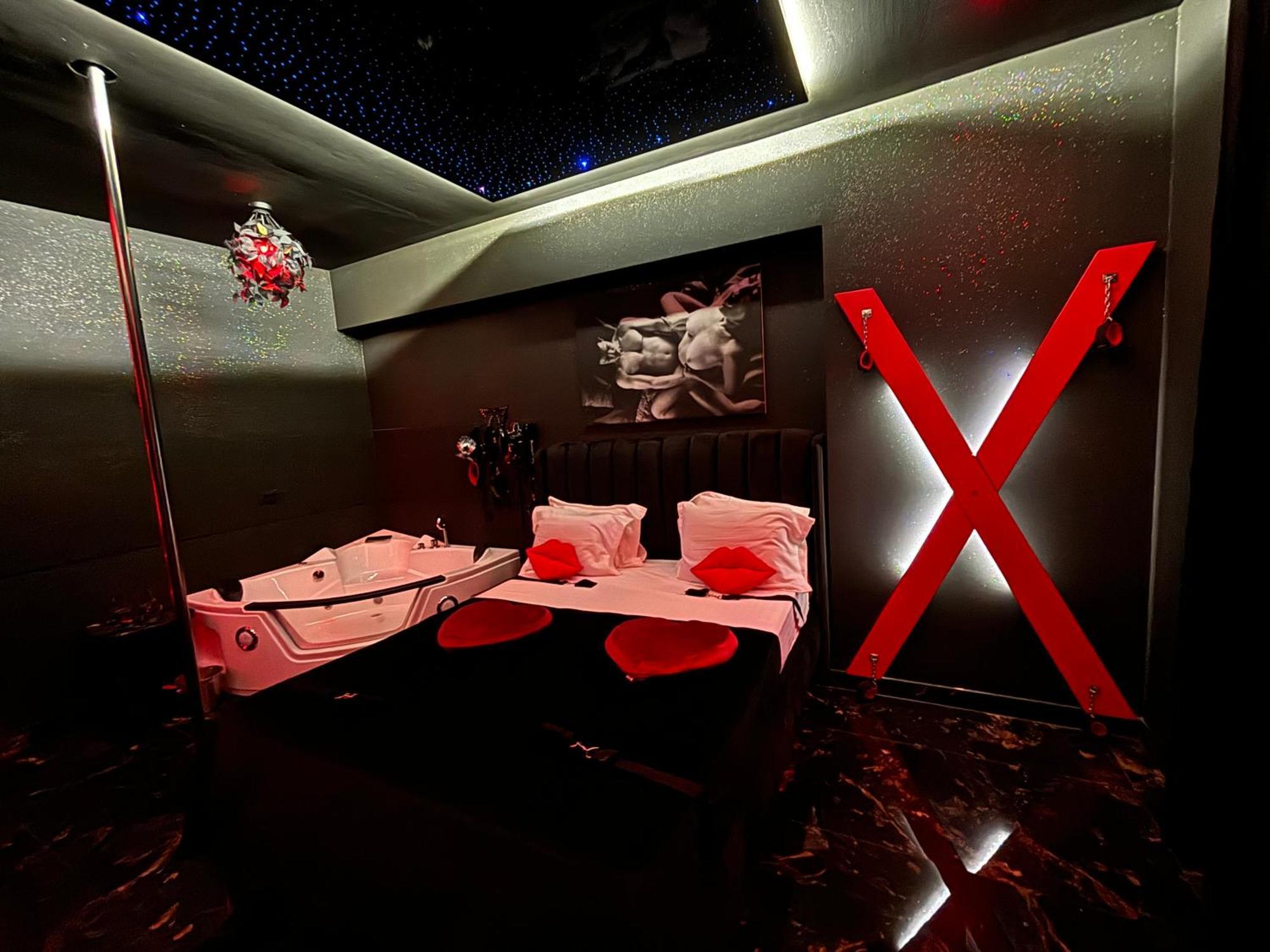 Romeo Nights - Love Rooms - Adults Only 부쿠레슈티 외부 사진