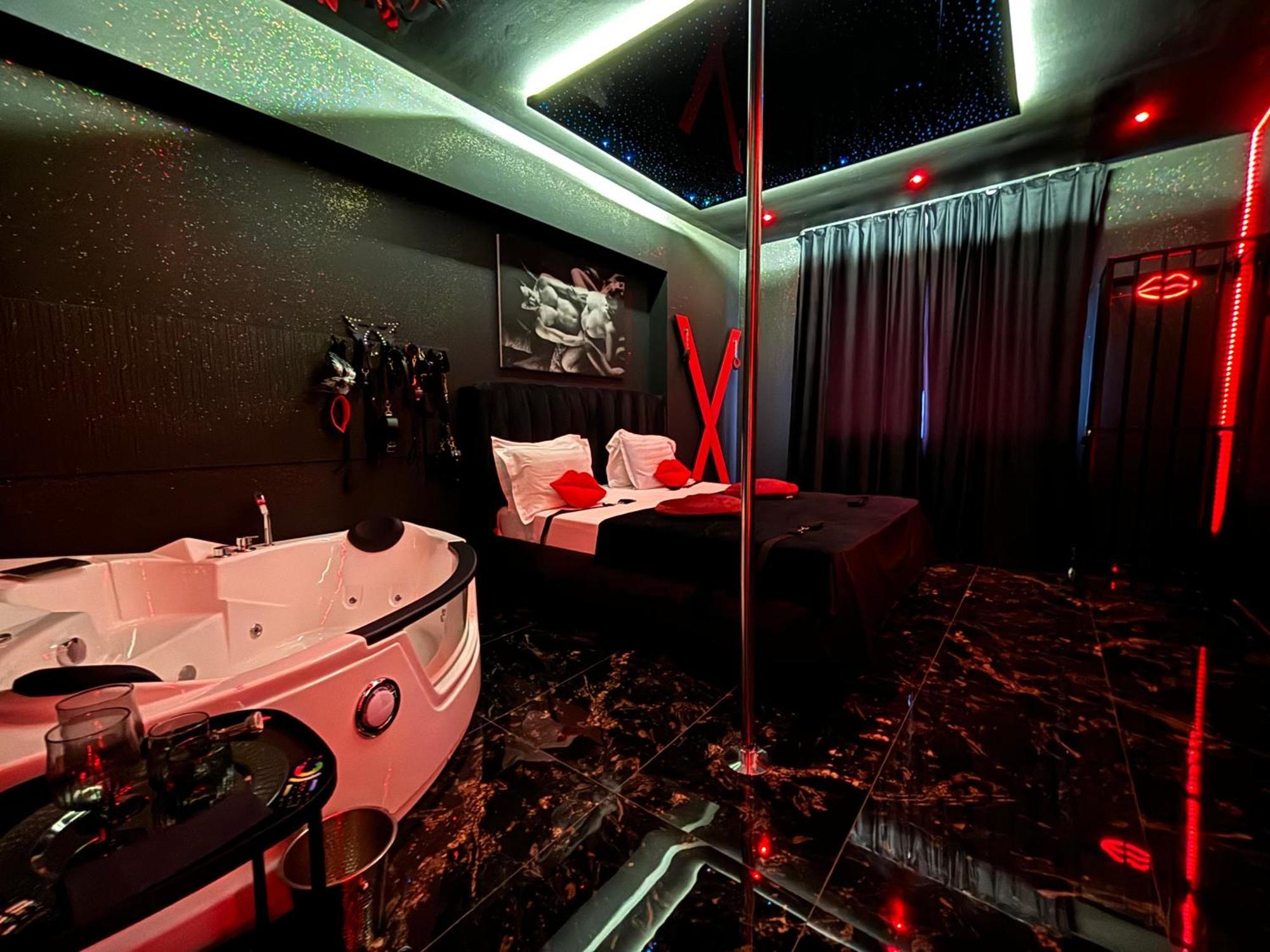 Romeo Nights - Love Rooms - Adults Only 부쿠레슈티 외부 사진