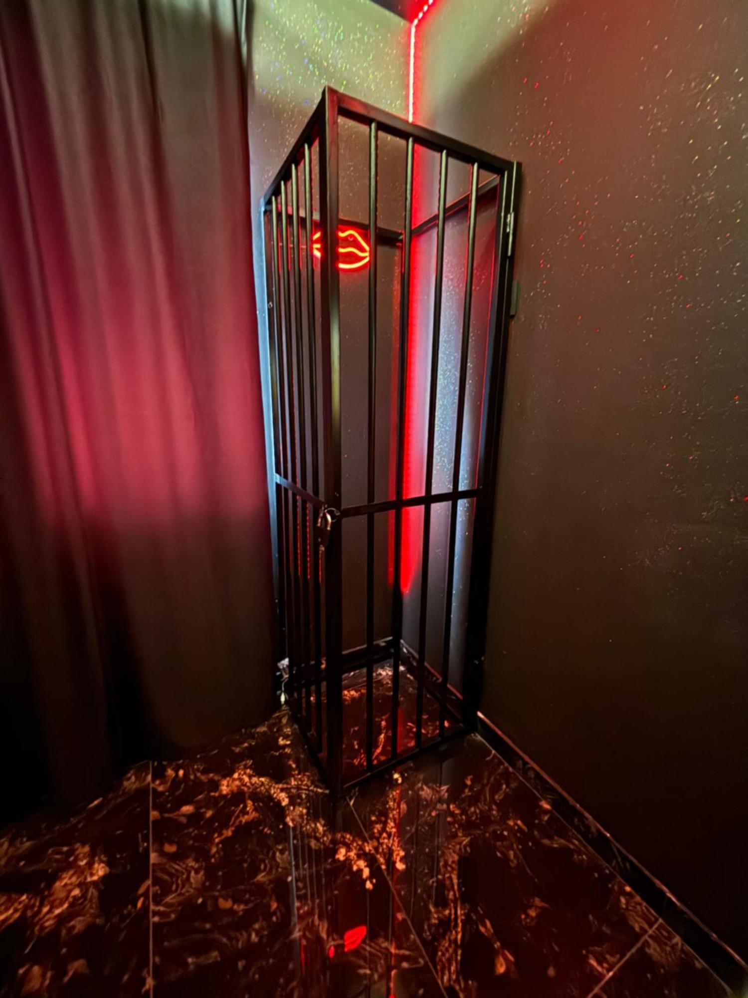 Romeo Nights - Love Rooms - Adults Only 부쿠레슈티 외부 사진