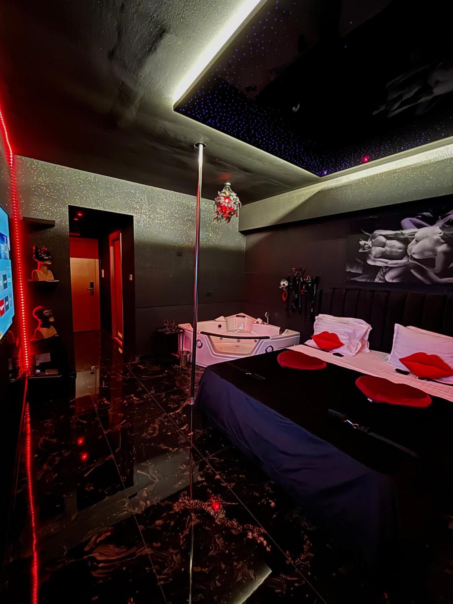Romeo Nights - Love Rooms - Adults Only 부쿠레슈티 외부 사진